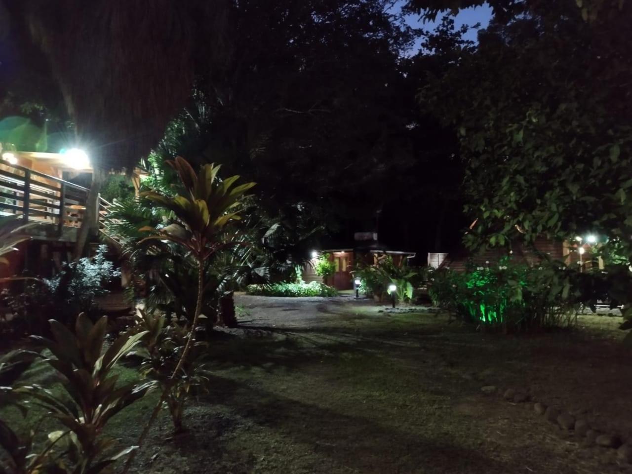 Gite Du Manial "Cabane Du Sentier Des Etoiles" Pointe-Noire Zewnętrze zdjęcie